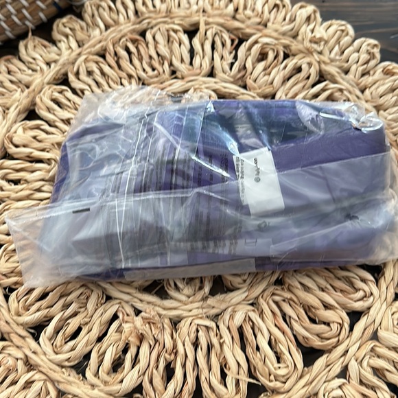 Lululemon 🍋 New everywhere belt bag Wobbly Wordmark , Atomic  Purple Petrol NWT - Picture 7 of 7
